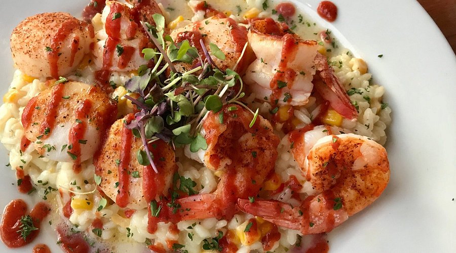 Harbor Docks signature dishes Red Snapper
Stuffed Shrimp
Blackened Grouper